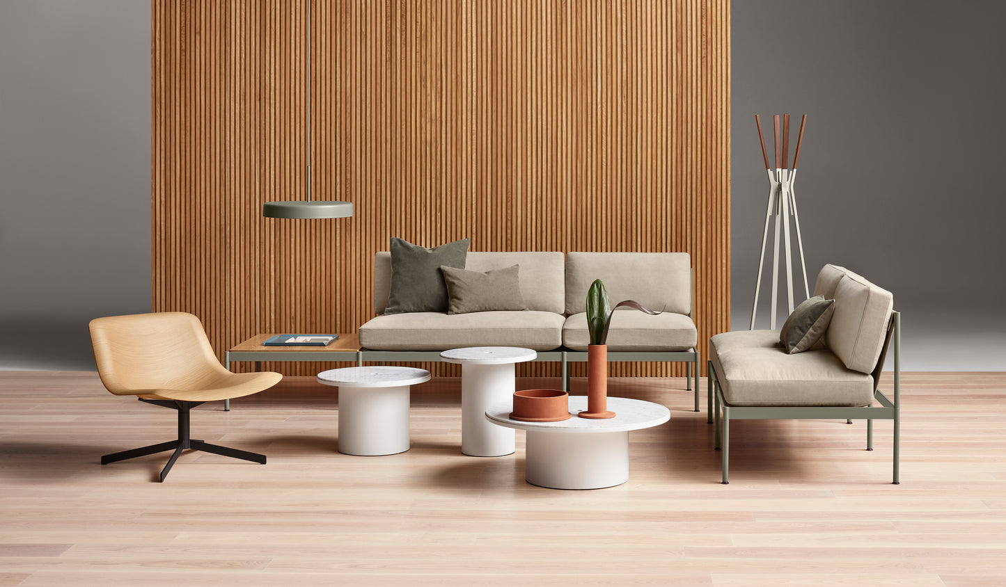 Chassis Right Sofa with Table