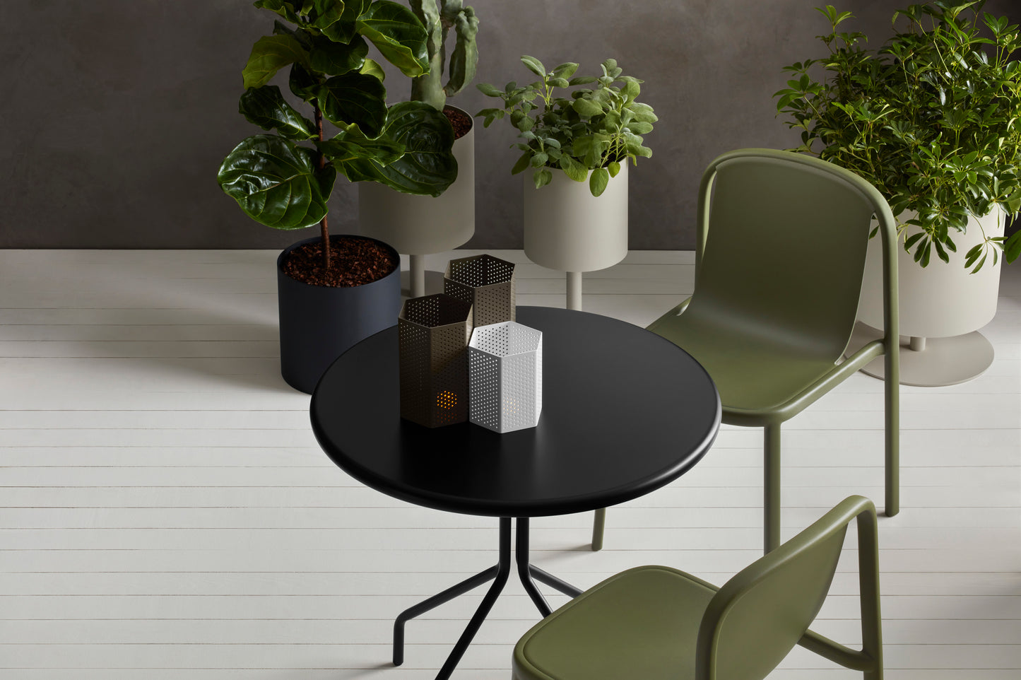 Hot Mesh Cafe Table