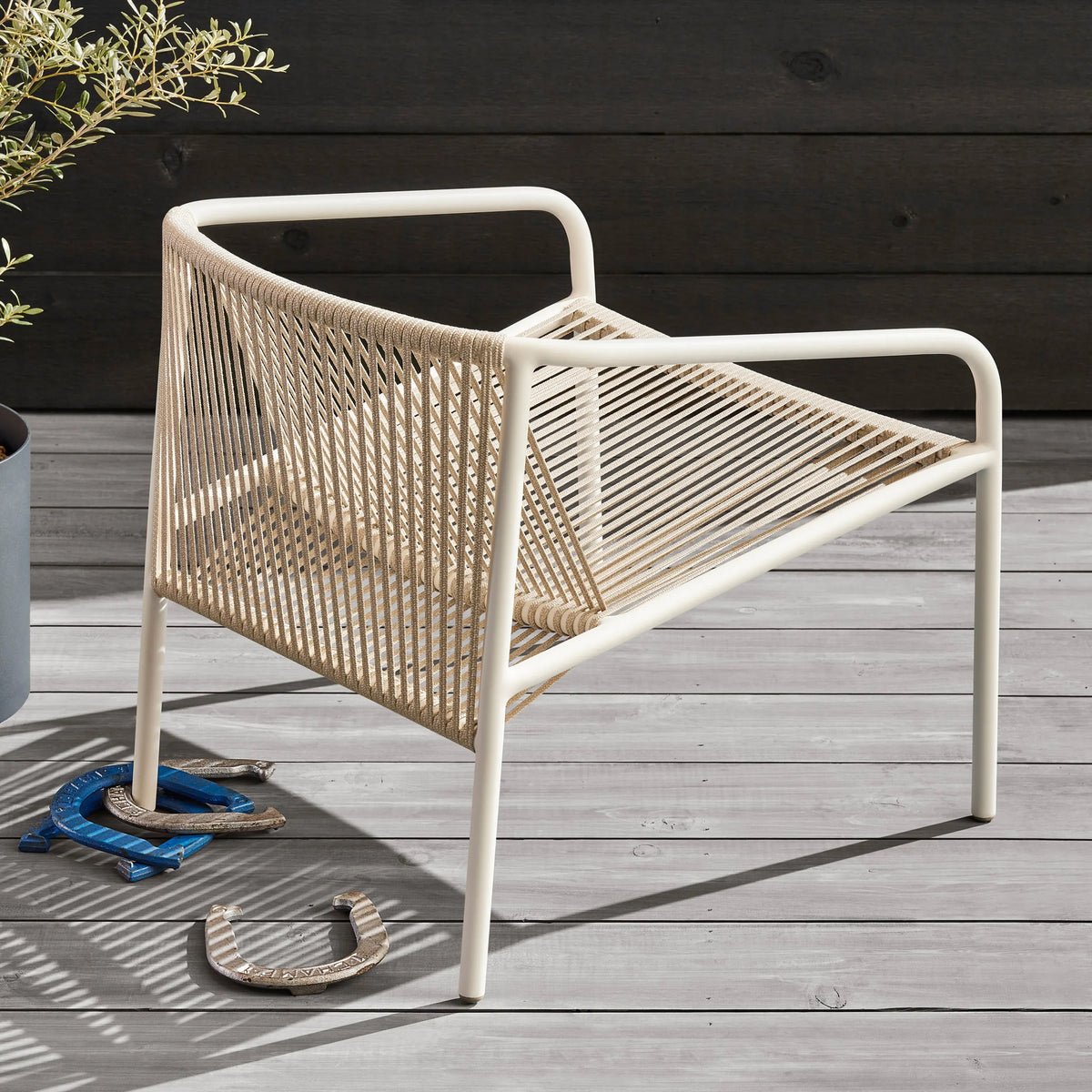 Lookout Outdoor Lounge Chair